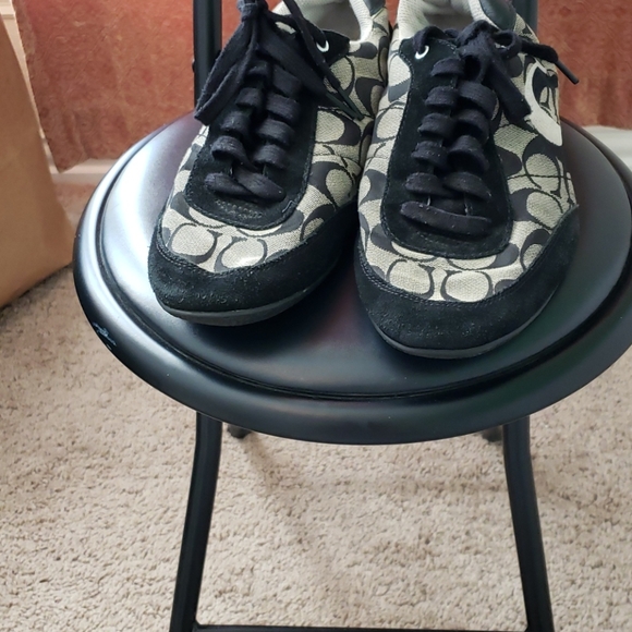 Shoes - Picture 2 of 5